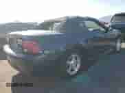 2002 Ford Mustang Deluxe z VIN 1FAFP44462F126797, wystawiony jako Copart lot #80134015 z przebiegiem Nie podano mil oraz Szkoda całkowita • Salvage title. Historia ofert i sprzedaży dostępna na DreamBid. Obrazek 3.