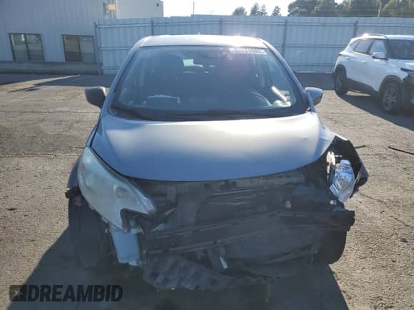 2015 Nissan Note SV z VIN 3N1CE2CP5FL354503, wystawiony jako Copart lot #82572985 z przebiegiem 144 924 mil mil oraz Szkoda całkowita • Salvage title. Historia ofert i sprzedaży dostępna na DreamBid. Obrazek 5.