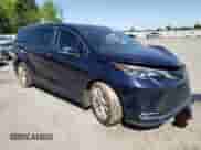2024 Toyota Sienna Platinum с VIN 5TDERKEC0RS187244, выставлен на аукционе Copart как лот 52601025 с пробегом 11 881 миль миль и Списание • Salvage title. История ставок и продаж доступна на DreamBid. Изображение 4.