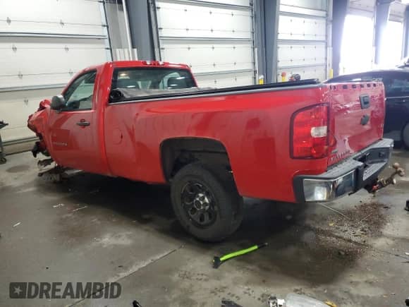2012 Chevrolet Silverado 1500 Work Truck z VIN 1GCNKPEA4CZ100743, wystawiony jako Copart lot #70768315 z przebiegiem 183 019 mil mil oraz Szkoda całkowita • Salvage title. Historia ofert i sprzedaży dostępna na DreamBid. Obrazek 2.