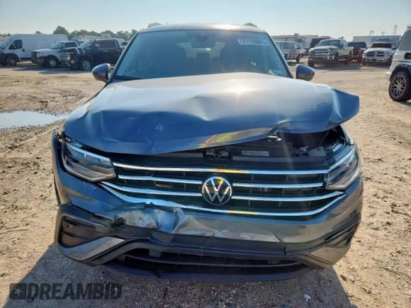 2024 Volkswagen Tiguan S с VIN 3VVRB7AX2RM111148, выставлен на аукционе Copart как лот 71116605 с пробегом 8 634 миль миль и Списание • Salvage title. История ставок и продаж доступна на DreamBid. Изображение 5.