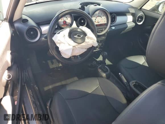 2012 MINI Hardtop с VIN WMWSU3C54CT542370, выставлен на аукционе Copart как лот 85142675 с пробегом 89 120 миль миль и Списание • Salvage title. История ставок и продаж доступна на DreamBid. Изображение 8.