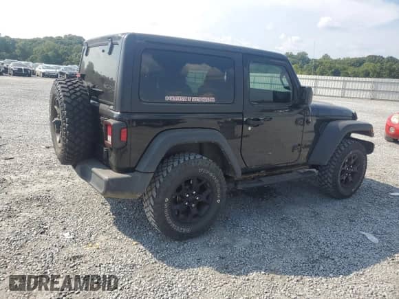 2021 Jeep Wrangler Willys z VIN 1C4GJXANXMW713182, wystawiony jako Copart lot #69206424 z przebiegiem 38 985 mil mil oraz Szkoda całkowita • Salvage title. Historia ofert i sprzedaży dostępna na DreamBid. Obrazek 3.