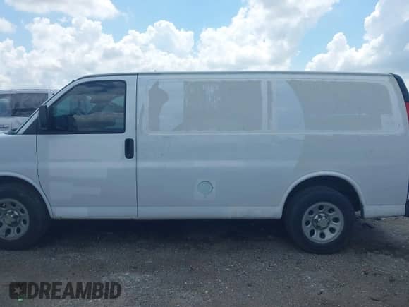 2013 Chevrolet Express Cargo с VIN 1GCSGAFX3D1182629, выставлен на аукционе IAAI как лот 42452352 с пробегом 285 783 миль миль и . История ставок и продаж доступна на DreamBid. Изображение 14.