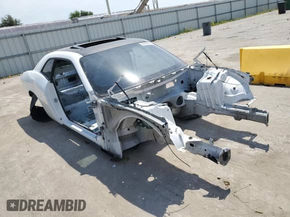 2016 Dodge Challenger SRT 392 with VIN 2C3CDZDJ9GH118339, listed as a Copart auction lot 68505895 with Not provided miles and Salvage title. Bid and sale history available at DreamBid. Image 4.