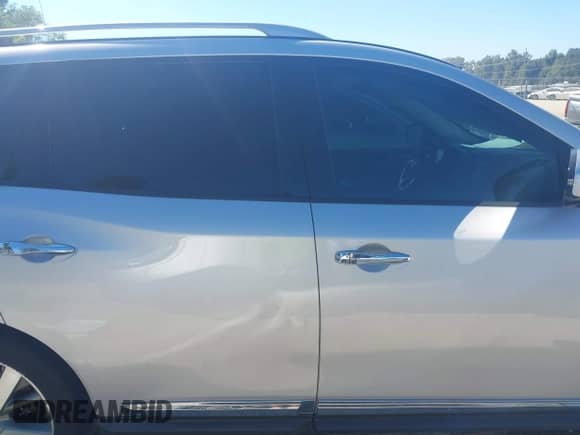 2015 Nissan Pathfinder S z VIN 5N1AR2MN2FC678019, wystawiony jako IAAI lot #43436107 z przebiegiem 155 739 mil mil oraz . Historia ofert i sprzedaży dostępna na DreamBid. Obrazek 14.