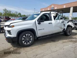2021 Chevrolet Silverado 2500HD Custom с VIN 1GC4YME77MF200786, выставлен на аукционе Copart как лот 56017835 с пробегом 41 462 миль миль и Списание • Salvage title. История ставок и продаж доступна на DreamBid. Изображение 1.