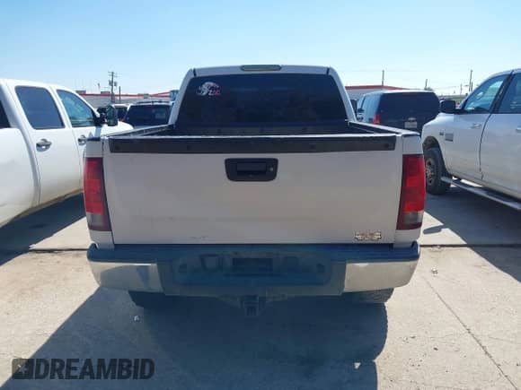 2008 GMC Sierra 1500 SL with VIN 2GTEK13C381320019, listed as a IAAI auction lot 41606093 with 211,189 mi miles and . Bid and sale history available at DreamBid. Image 16.