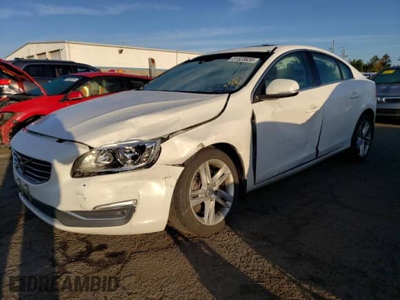 2015 Volvo S60 T5 Premier с VIN YV1612TB0F1315846, выставлен на аукционе Copart как лот 81523835 с пробегом 117 664 миль миль и Списание • Salvage title. История ставок и продаж доступна на DreamBid. Изображение 1.