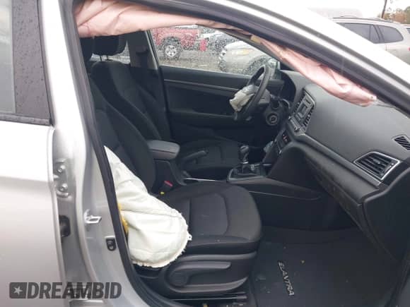 2018 Hyundai Elantra SE z VIN KMHD74LF2JU502082, wystawiony jako IAAI lot #43403580 z przebiegiem 65 514 mil mil oraz . Historia ofert i sprzedaży dostępna na DreamBid. Obrazek 5.