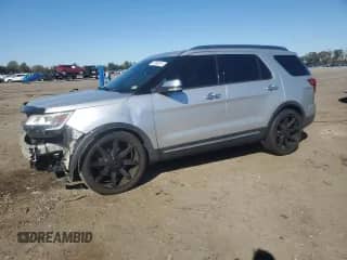 2016 Ford Explorer Platinum с VIN 1FM5K8HT5GGC99608, выставлен на аукционе Copart как лот 87055215 с пробегом 155 399 миль миль и Чистый • Clean title. История ставок и продаж доступна на DreamBid. Изображение 1.