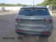 2023 Jeep Compass Latitude z VIN 3C4NJDBN9PT546487, wystawiony jako IAAI lot #43053671 z przebiegiem 16 170 mil mil oraz . Historia ofert i sprzedaży dostępna na DreamBid. Obrazek 16.