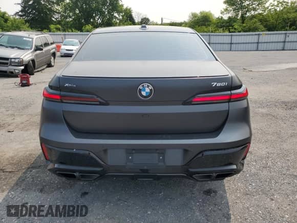 2024 BMW 7 Series 760i xDrive с VIN WBA33EJ04RCS93538, выставлен на аукционе Copart как лот 56560835 с пробегом 16 424 миль миль и Списание • Salvage title. История ставок и продаж доступна на DreamBid. Изображение 6.