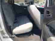 2020 Chevrolet Colorado 2WD LT z VIN 1GCGSCEN9L1171052, wystawiony jako IAAI lot #42492772 z przebiegiem 140 398 mil mil oraz . Historia ofert i sprzedaży dostępna na DreamBid. Obrazek 8.