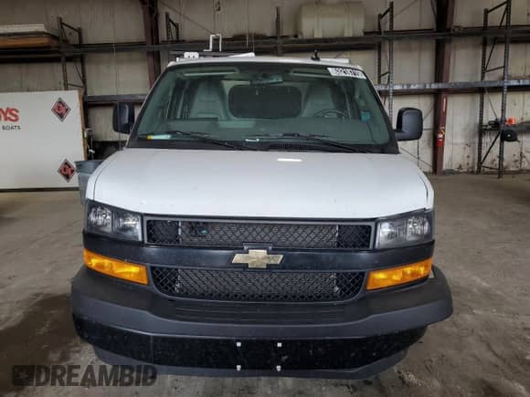 2024 Chevrolet Express Cargo with VIN 1GCWGAFP2R1174904, listed as a Copart auction lot 63218715 with 20,859 mi miles and Clean title. Bid and sale history available at DreamBid. Image 5.