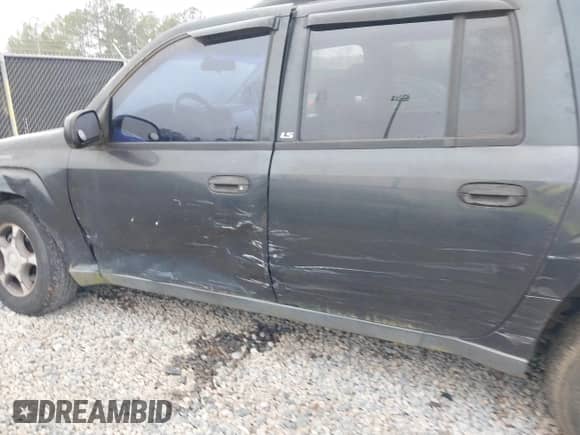 2004 Chevrolet TrailBlazer EXT LS with VIN 1GNES16S746103005, listed as a IAAI auction lot 41541559 with 220,798 mi miles and . Bid and sale history available at DreamBid. Image 6.