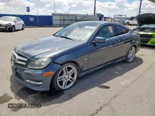 2012 Mercedes-Benz C 250 с VIN WDDGJ4HBXCF752403, выставлен на аукционе Copart как лот 71013745 с пробегом 178 538 миль миль и Чистый • Clean title. История ставок и продаж доступна на DreamBid. Изображение 1.