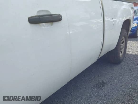 2007 GMC Sierra 1500 Work Truck with VIN 1GTEK19C77Z631448, listed as a IAAI auction lot 42100668 with 272,317 mi miles and . Bid and sale history available at DreamBid. Image 19.