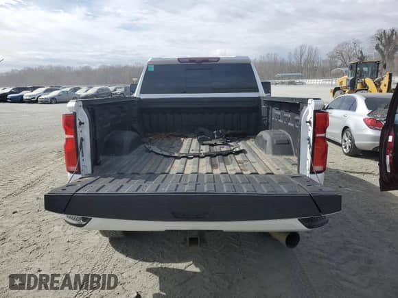 2024 Chevrolet Silverado 3500HD High Country с VIN 1GC4YVEY0RF124804, выставлен на аукционе Copart как лот 47888825 с пробегом 33 100 миль миль и Списание • Salvage title. История ставок и продаж доступна на DreamBid. Изображение 6.