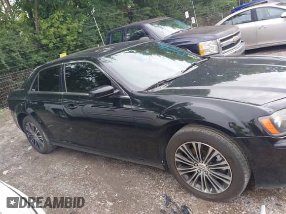 2014 Chrysler 300 S с VIN 2C3CCAGG8EH201441, выставлен на аукционе IAAI как лот 42796650 с пробегом 143 668 миль миль и . История ставок и продаж доступна на DreamBid. Изображение 13.