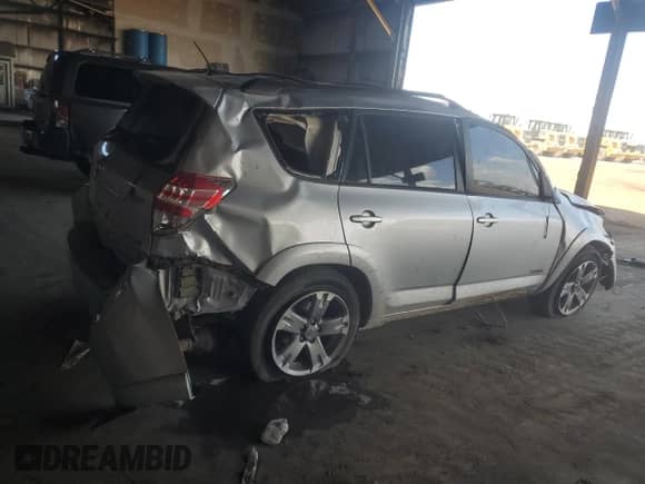 2011 Toyota RAV4 Sport with VIN JTMRF4DV2B5044266, listed as a Copart auction lot 81526435 with Not provided miles and Salvage title. Bid and sale history available at DreamBid. Image 3.