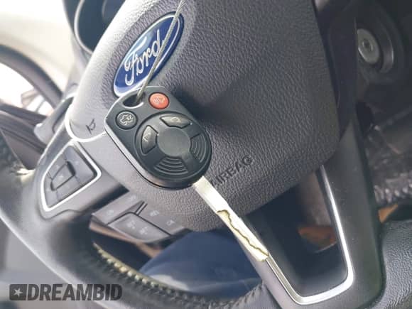 2015 Ford Focus SE с VIN 1FADP3K27FL285774, выставлен на аукционе IAAI как лот 43335344 с пробегом 81 813 миль миль и . История ставок и продаж доступна на DreamBid. Изображение 11.