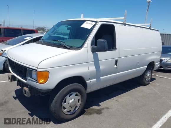 2006 Ford Econoline Cargo z VIN 1FTNE24L06DA80246, wystawiony jako IAAI lot #42630383 z przebiegiem 232 882 mil mil oraz . Historia ofert i sprzedaży dostępna na DreamBid. Obrazek 2.