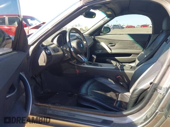 2003 BMW Z4 3.0i with VIN 4USBT53463LT22151, listed as a IAAI auction lot 41750559 with 64,015 mi miles and . Bid and sale history available at DreamBid. Image 5.