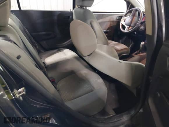 2017 Chevrolet Sonic LS z VIN 1G1JB5SHXH4102773, wystawiony jako IAAI lot #43060277 z przebiegiem 111 126 mil mil oraz . Historia ofert i sprzedaży dostępna na DreamBid. Obrazek 8.
