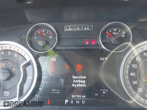 2013 Ram 1500 Express z VIN 1C6RR7KT9DS671178, wystawiony jako IAAI lot #42743940 z przebiegiem 201 702 mil mil oraz . Historia ofert i sprzedaży dostępna na DreamBid. Obrazek 15.