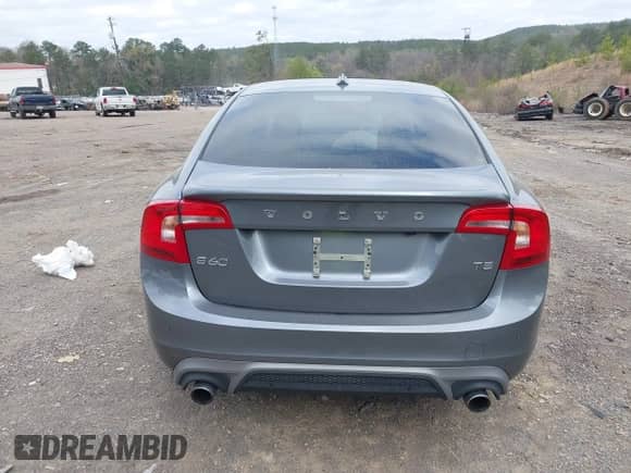 2018 Volvo S60 Dynamic с VIN YV126MFL4J2451044, выставлен на аукционе IAAI как лот 41815799 с пробегом 133 390 миль миль и . История ставок и продаж доступна на DreamBid. Изображение 16.