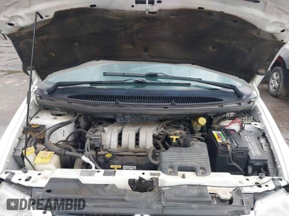2000 Dodge Caravan SE with VIN 2B4GP44R4YR724699, listed as a IAAI auction lot 42923071 with 70,879 mi miles and . Bid and sale history available at DreamBid. Image 10.