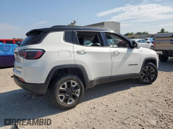 2018 Jeep Compass Trailhawk with VIN 3C4NJDDB6JT184998, listed as a Copart auction lot 67400415 with Not provided miles and Salvage title. Bid and sale history available at DreamBid. Image 3.