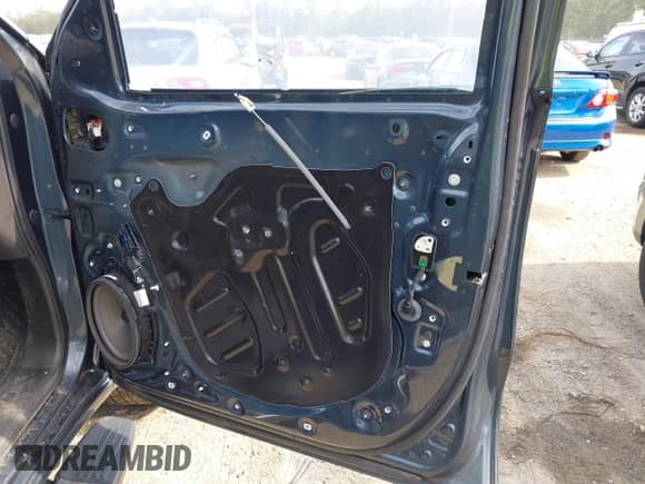 2019 Chevrolet Silverado 1500 Custom с VIN 1GCRYBEHXKZ395099, выставлен на аукционе IAAI как лот 42514009 с пробегом 96 910 миль миль и . История ставок и продаж доступна на DreamBid. Изображение 21.