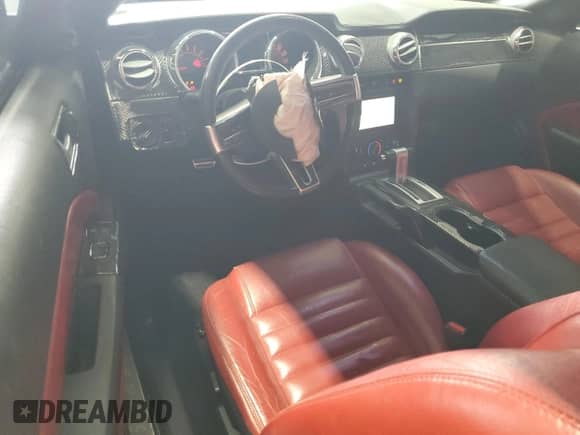 2007 Ford Mustang GT Deluxe z VIN 1ZVFT82H975335304, wystawiony jako Copart lot #67806895 z przebiegiem 77 475 mil mil oraz Szkoda całkowita • Salvage title. Historia ofert i sprzedaży dostępna na DreamBid. Obrazek 8.