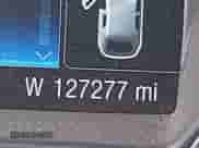 2014 Ford Focus Titanium z VIN 1FADP3N21EL383449, wystawiony jako IAAI lot #43511972 z przebiegiem 127 277 mil mil oraz . Historia ofert i sprzedaży dostępna na DreamBid. Obrazek 12.