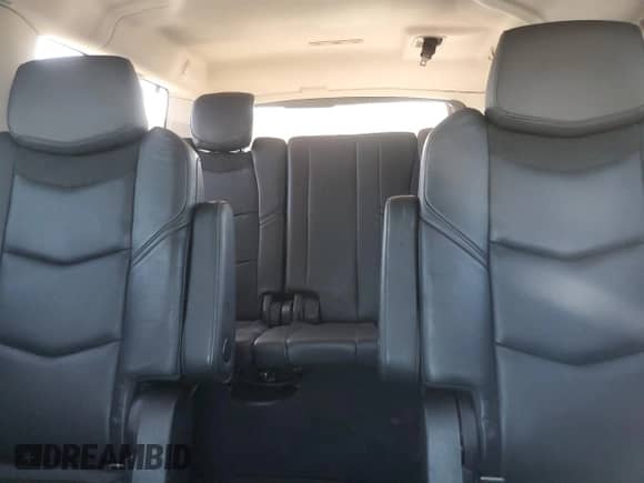 2015 Cadillac Escalade ESV Premium с VIN 1GYS3JKJ2FR259017, выставлен на аукционе Copart как лот 61683345 с пробегом 142 210 миль миль и Списание • Salvage title. История ставок и продаж доступна на DreamBid. Изображение 10.