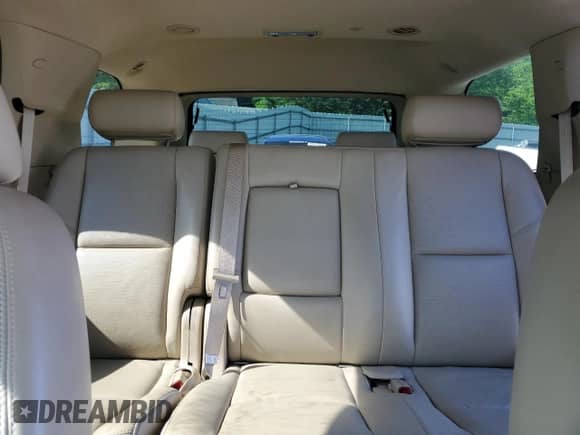 2010 Cadillac Escalade с VIN 1GYUCEEJ1AR223548, выставлен на аукционе Copart как лот 54448575 с пробегом 122 919 миль миль и Чистый • Clean title. История ставок и продаж доступна на DreamBid. Изображение 10.