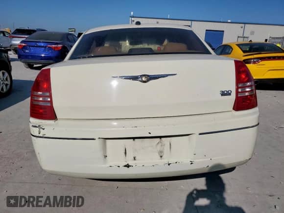 2006 Chrysler 300 Touring with VIN 2C3LA53G56H109689, listed as a Copart auction lot 80462545 with 204,029 mi miles and Salvage title. Bid and sale history available at DreamBid. Image 6.