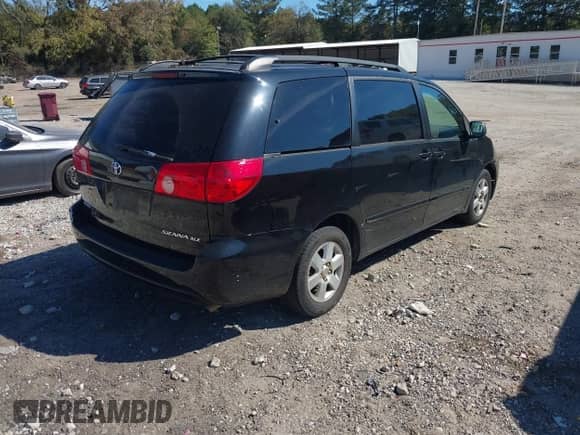 2009 Toyota Sienna XLE with VIN 5TDZK22C19S236610, listed as a IAAI auction lot 43491937 with 352,699 mi miles and . Bid and sale history available at DreamBid. Image 4.