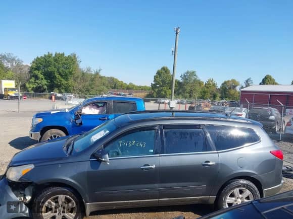 2011 Chevrolet Traverse 1LT with VIN 1GNKVGED1BJ127763, listed as a IAAI auction lot 43138263 with 179,989 mi miles and . Bid and sale history available at DreamBid. Image 14.