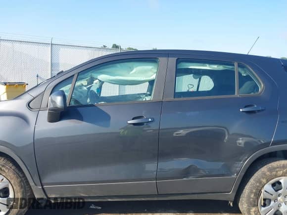 2016 Chevrolet Trax LS with VIN 3GNCJKSB9GL274080, listed as a IAAI auction lot 42693968 with 109,219 mi miles and . Bid and sale history available at DreamBid. Image 14.