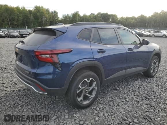 2024 Chevrolet Trax LT with VIN KL77LHE25RC201416, listed as a Copart auction lot 80629685 with 6,320 mi miles and Salvage title. Bid and sale history available at DreamBid. Image 3.