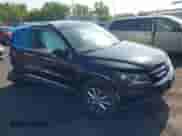 2017 Volkswagen Tiguan Wolfsburg Edition с VIN WVGSV7AX8HK028638, выставлен на аукционе IAAI как лот 42562548 с пробегом 80 315 миль миль и . История ставок и продаж доступна на DreamBid. Изображение 1.