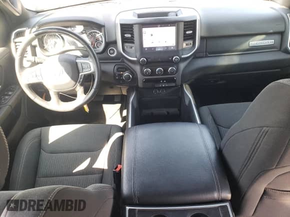 2022 Ram 1500 Big Horn z VIN 1C6RRFBG5NN198540, wystawiony jako Copart lot #81322235 z przebiegiem 48 406 mil mil oraz Szkoda całkowita • Salvage title. Historia ofert i sprzedaży dostępna na DreamBid. Obrazek 8.