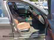 2007 BMW 3 Series 328i z VIN WBAVA33587KX81194, wystawiony jako IAAI lot #43087942 z przebiegiem 168 267 mil mil oraz . Historia ofert i sprzedaży dostępna na DreamBid. Obrazek 5.