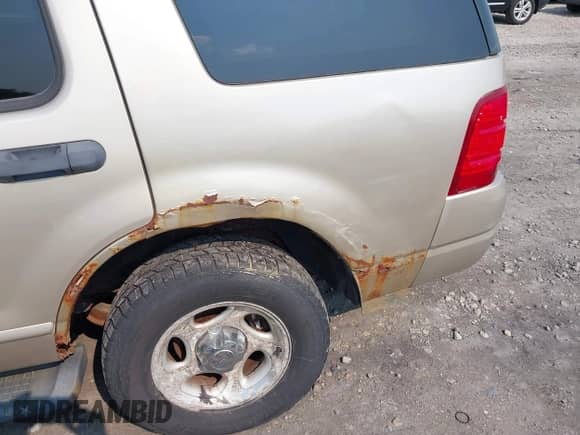 2005 Ford Explorer XLT z VIN 1FMZU73WX5UB57566, wystawiony jako IAAI lot #42868830 z przebiegiem 200 355 mil mil oraz . Historia ofert i sprzedaży dostępna na DreamBid. Obrazek 6.