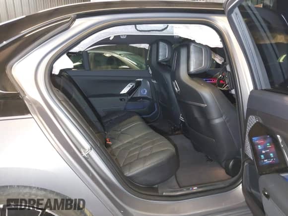 2024 BMW 7 Series 760i xDrive with VIN WBA33EJ08RCP32188, listed as a IAAI auction lot 41632443 with 16,728 mi miles and . Bid and sale history available at DreamBid. Image 8.