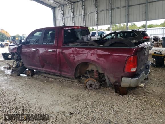 2018 Ram 1500 Big Horn z VIN 1C6RR7GT1JS120375, wystawiony jako Copart lot #81611855 z przebiegiem 136 828 mil mil oraz Szkoda całkowita • Salvage title. Historia ofert i sprzedaży dostępna na DreamBid. Obrazek 2.