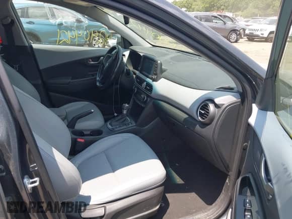 2020 Hyundai Kona Limited с VIN KM8K3CA53LU532718, выставлен на аукционе IAAI как лот 42404421 с пробегом 53 939 миль миль и . История ставок и продаж доступна на DreamBid. Изображение 5.